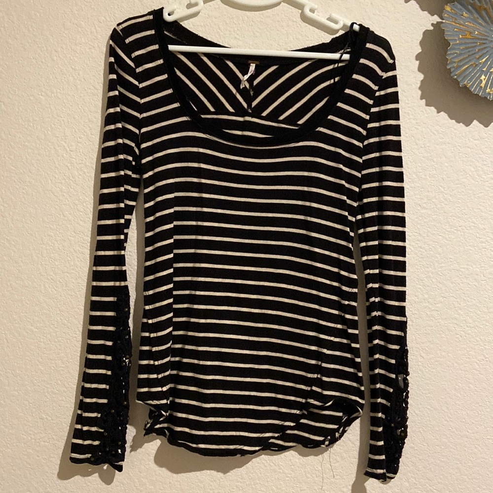 Free People black strips top with knit lace on sleeve size S/P